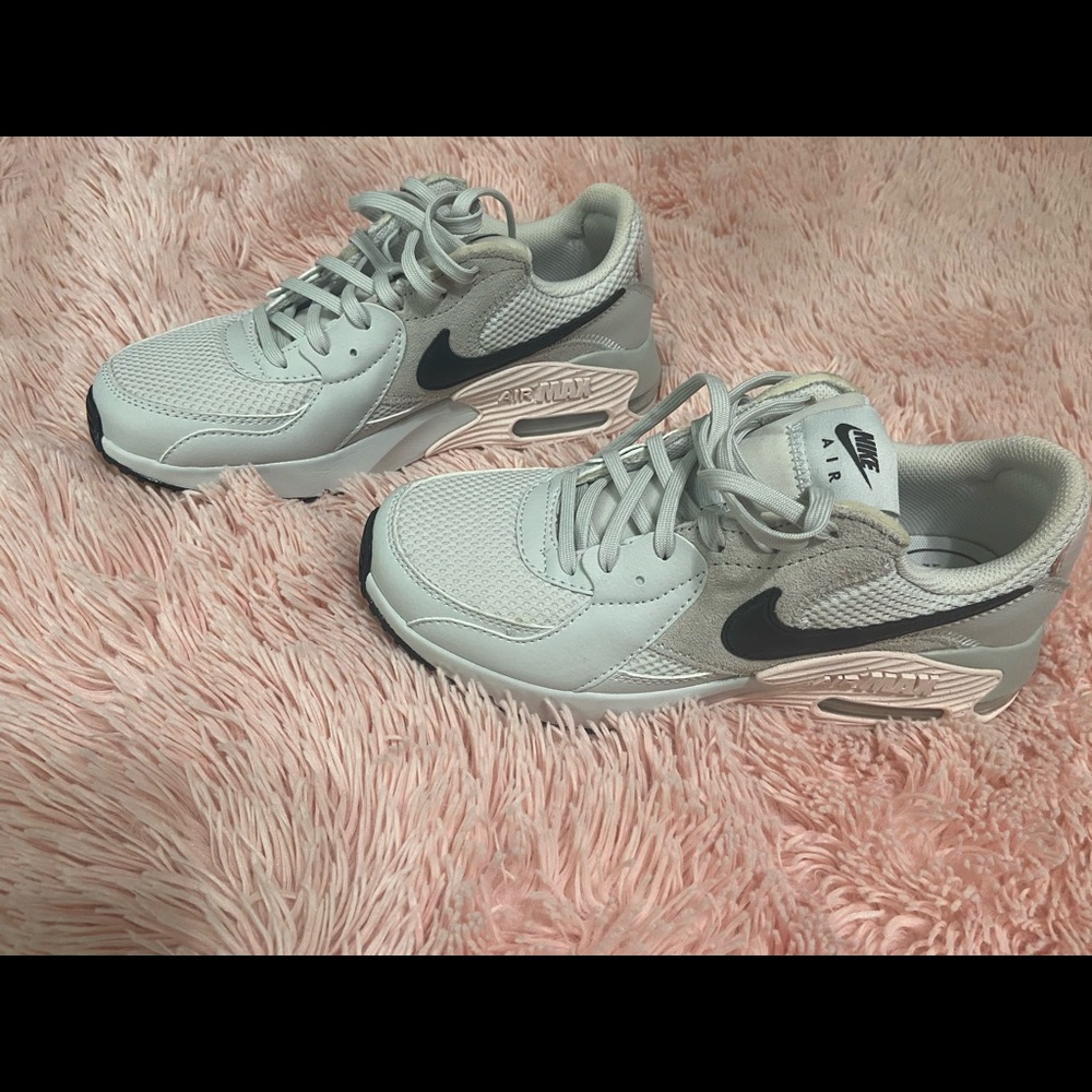 Nike AirMax size 6.5 in women